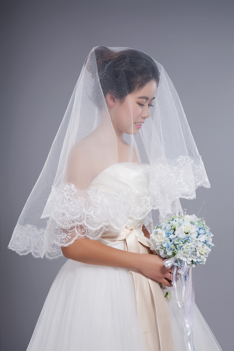 Платье невесты с фатой