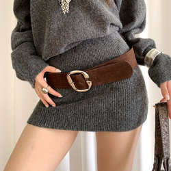 Vintage Melard Sweater with Brown Wide Belt for Women, High-End Style, Suitable for Skirts and Jeans, Versatile Belt Accessory Vintage Melard Sweater with Brown Wide Belt for Women, High-End Style, Suitable for Skirts and Jeans, Versatile Belt Accessory