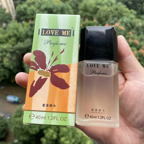 Genuine Aimei perfume 72 hours long-lasting fragrance fresh and light fragrance floral fragrance small romantic room bedroom car perfume
Genuine Aimei perfume 72 hours long-lasting fragrance fresh and light fragrance floral fragrance small romantic room bedroom car perfume