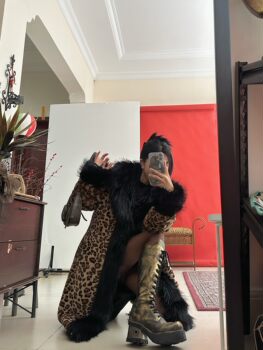ZOOBI contrasting black fur thickened warm long mink fur leopard print large fur collar coat ZOOBI contrasting black fur thickened warm long mink fur leopard print large fur collar coat