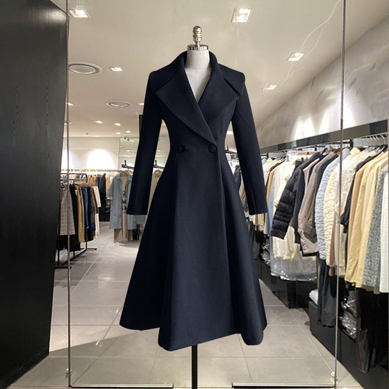 Warm and high-end black waist-hugging slim woolen coat for women 2025 winter new style super beautiful woolen coat
Warm and high-end black waist-hugging slim woolen coat for women 2025 winter new style super beautiful woolen coat