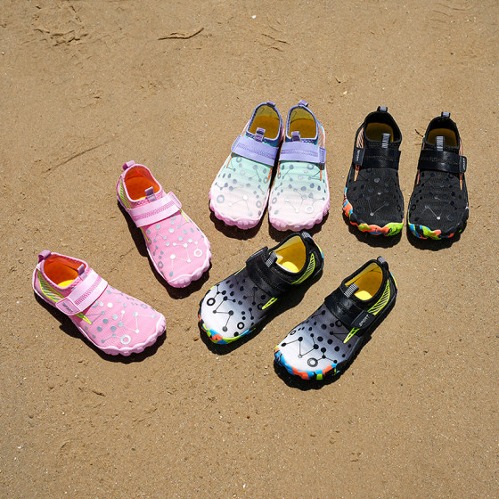Children's creek tracing shoes wading shoes for boys and girls beach swimming shoes for anti-cutting and anti-slip fast drying outdoor rock climbing hall shoes
Children's creek tracing shoes wading shoes for boys and girls beach swimming shoes for anti-cutting and anti-slip fast drying outdoor rock climbing hall shoes