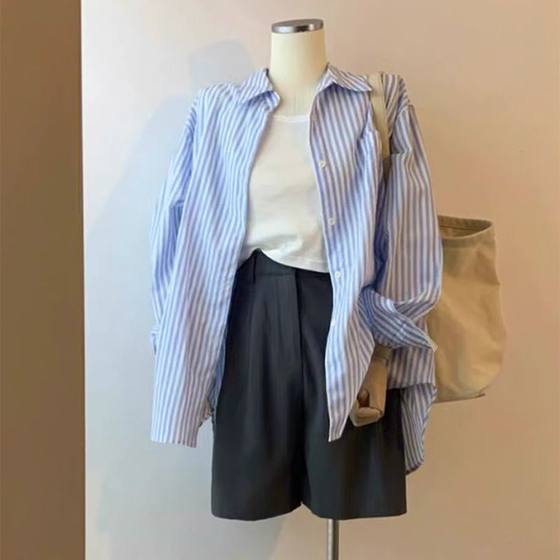 Lazy style blue striped shirt for women in spring and summer long-sleeved French style loose high-end shirt jacket top
Lazy style blue striped shirt for women in spring and summer long-sleeved French style loose high-end shirt jacket top