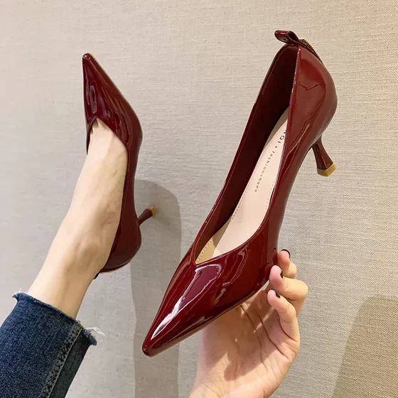 955-8 Patent leather pointed high heels women's wine glass heels single shoes women's professional office business women's shoes
955-8 Patent leather pointed high heels women's wine glass heels single shoes women's professional office business women's shoes