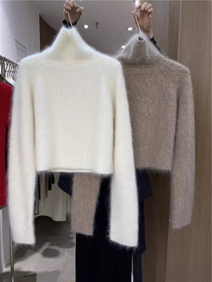 Mohair white turtleneck pullover sweater for women in deep winter short soft and lazy style loose style outside and inside knitted sweater
Mohair white turtleneck pullover sweater for women in deep winter short soft and lazy style loose style outside and inside knitted sweater