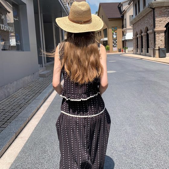 KERNEL COSMOS Alia Garden Lace Retro Jacquard Embroidered Fashionable Vest Skirt Set
KERNEL COSMOS Alia Garden Lace Retro Jacquard Embroidered Fashionable Vest Skirt Set