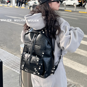 Explosive rivet backpack 2025 new oil wax leather travel backpack large capacity street hot girl motorcycle backpack 
Explosive rivet backpack 2025 new oil wax leather travel backpack large capacity street hot girl motorcycle backpack