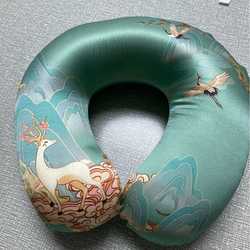 Neck pillow, silkworm silk head and neck U-shaped pillow for side sleeping, super-elastic memory foam U-shaped cervical vertebra head pillow to prevent head deflection Neck pillow, silkworm silk head and neck U-shaped pillow for side sleeping, super-elastic memory foam U-shaped cervical vertebra head pillow to prevent head deflection