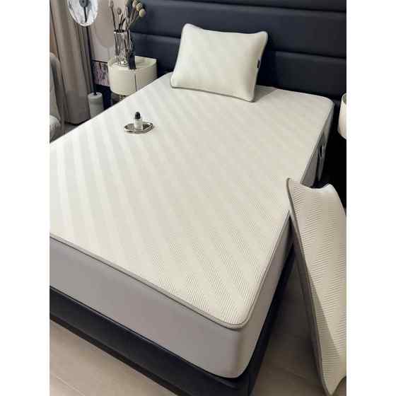 Class A mother and baby grade ice silk mat three-piece set 2025 new home baby air conditioner soft mat machine washable bed cover
Class A mother and baby grade ice silk mat three-piece set 2025 new home baby air conditioner soft mat machine washable bed cover