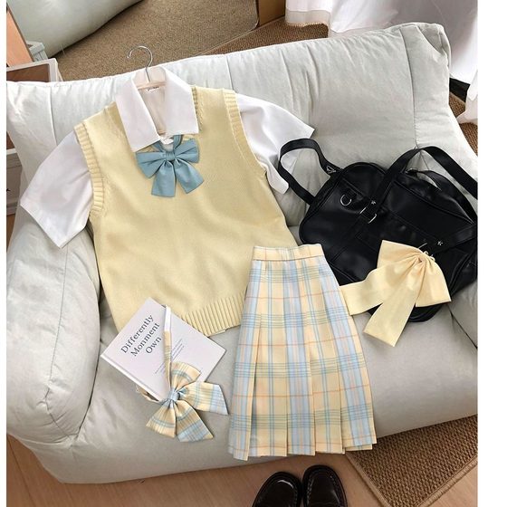 Fat MM large size Yuyue JK uniform set Japanese college style sweet vest vest school offering versatile jk plaid skirt
Fat MM large size Yuyue JK uniform set Japanese college style sweet vest vest school offering versatile jk plaid skirt