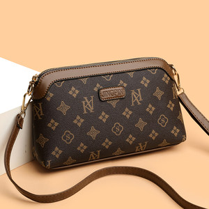 Crossbody small bag mobile phone bag lightweight mother printed shoulder small bag middle-aged mother bag women's bag mobile phone coin purse 
Crossbody small bag mobile phone bag lightweight mother printed shoulder small bag middle-aged mother bag women's bag mobile phone coin purse