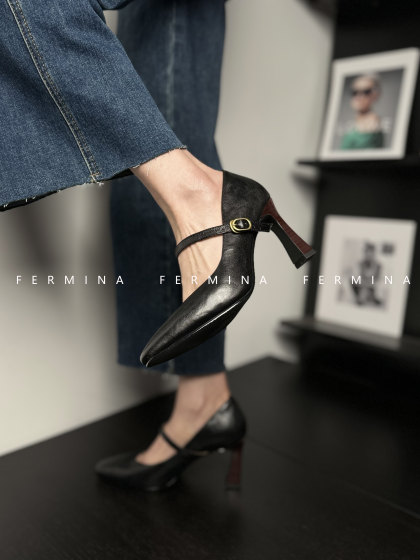 Fermina French retro high heels thin heels with one-button buckles shallow mouth Mary Jane shoes temperament single shoes 2024 spring
Fermina French retro high heels thin heels with one-button buckles shallow mouth Mary Jane shoes temperament single shoes 2024 spring