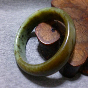 Value-for-value Xinjiang Hetian jade sugar green jade bracelet and the final material wide strip bracelet nationwide free shipping to support re-inspection
Value-for-value Xinjiang Hetian jade sugar green jade bracelet and the final material wide strip bracelet nationwide free shipping to support re-inspection