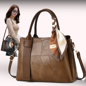 New autumn and winter women's fashion handbags, trendy shoulder crossbody bags, middle-aged mother bags, casual women's bags, large bags 
New autumn and winter women's fashion handbags, trendy shoulder crossbody bags, middle-aged mother bags, casual women's bags, large bags