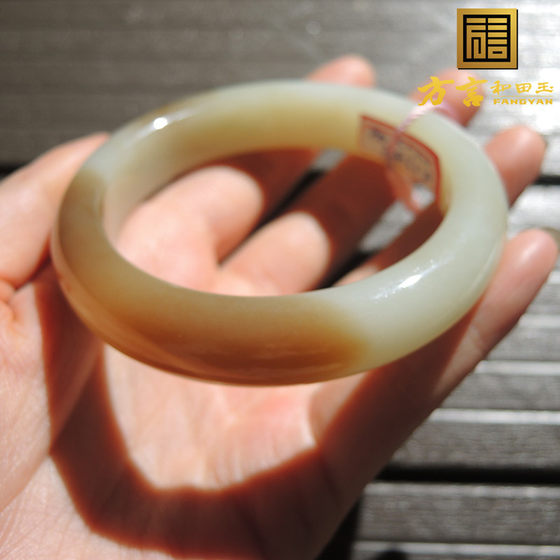 Heavy dialect Hetian jade quality wears warm Xinjiang Qimo sugar white jade 58mm jade bracelet O1
Heavy dialect Hetian jade quality wears warm Xinjiang Qimo sugar white jade 58mm jade bracelet O1