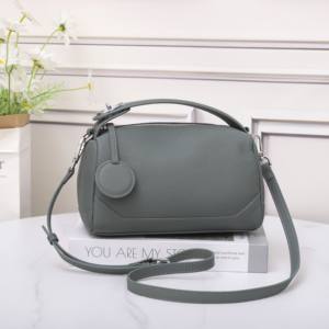 2025 high-end genuine leather pillow bag women's autumn and winter bag women's 2024 new crossbody bag fashionable handbag 
2025 high-end genuine leather pillow bag women's autumn and winter bag women's 2024 new crossbody bag fashionable handbag