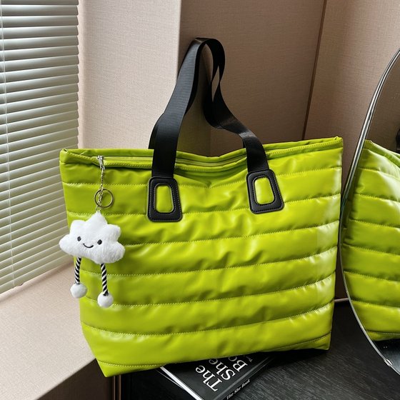 Winter down jacket large bag for women going out large-capacity travel handbag shoulder commuting short-distance tote bag
Winter down jacket large bag for women going out large-capacity travel handbag shoulder commuting short-distance tote bag