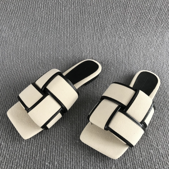 Authentic women's shoes with broken size and cabinet removal for summer woven outside French square-toe flip-flop flat-bottom home sandals
Authentic women's shoes with broken size and cabinet removal for summer woven outside French square-toe flip-flop flat-bottom home sandals