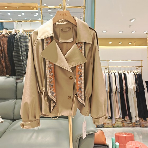 2025 autumn new style stylish slim slim drawstring lapel versatile short windbreaker jacket women's top
2025 autumn new style stylish slim slim drawstring lapel versatile short windbreaker jacket women's top