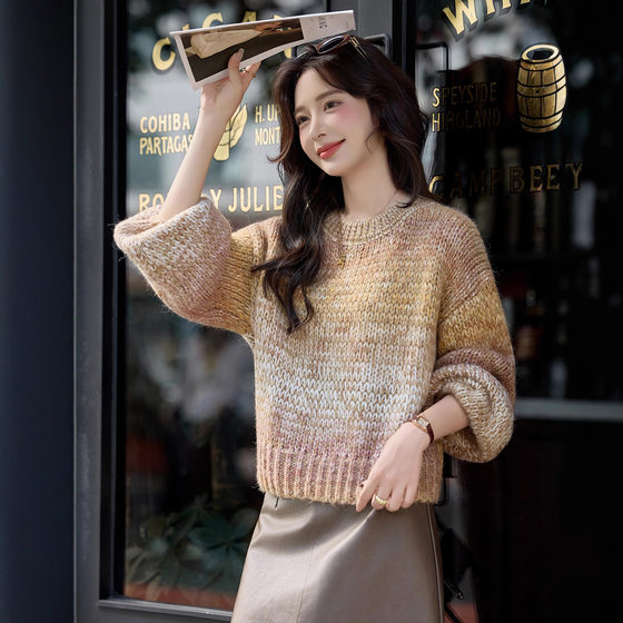 2025 autumn new style niche temperament lazy style gradient color pullover sweater for women Korean soft glutinous loose short knitted sweater
2025 autumn new style niche temperament lazy style gradient color pullover sweater for women Korean soft glutinous loose short knitted sweater