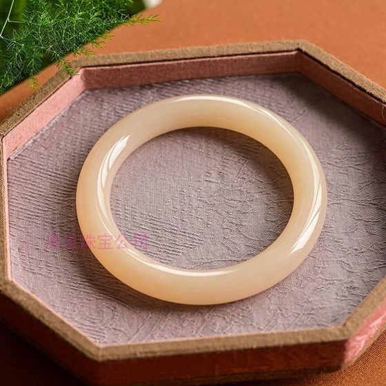 New hottest lotus root powder bracelet round pink imitation jade bracelet to boost the husband's fashion and versatile gifts
New hottest lotus root powder bracelet round pink imitation jade bracelet to boost the husband's fashion and versatile gifts