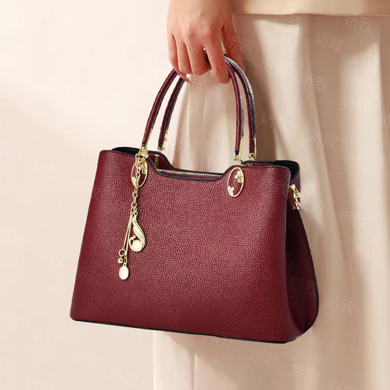 Red wedding bag mom bag 2025 new gift bag female bride portable wedding female bag happy mother-in-law crossbody bag Red wedding bag mom bag 2025 new gift bag female bride portable wedding female bag happy mother-in-law crossbody bag