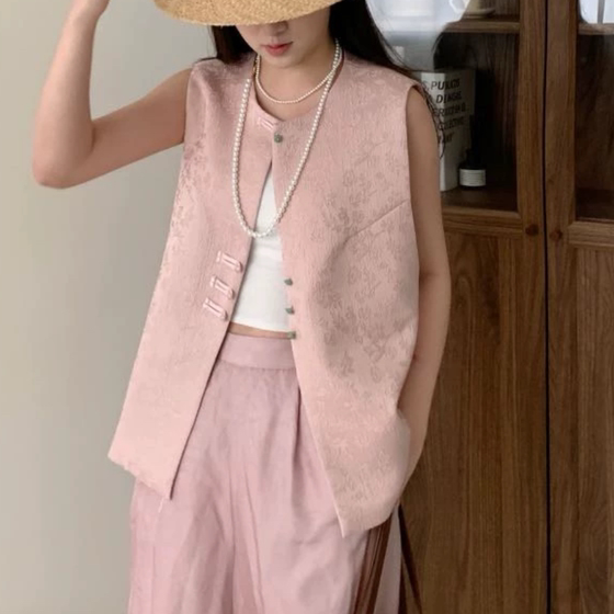 B655 Fashionable and high-end vest with temperament round neck new Chinese style button design sleeveless
B655 Fashionable and high-end vest with temperament round neck new Chinese style button design sleeveless