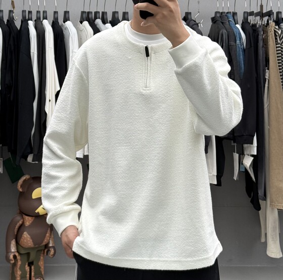 Heavy terry wool texture half zipper pullover sweatshirt men's autumn high-end feeling fake two-piece splicing casual inner wear trendy
Heavy terry wool texture half zipper pullover sweatshirt men's autumn high-end feeling fake two-piece splicing casual inner wear trendy