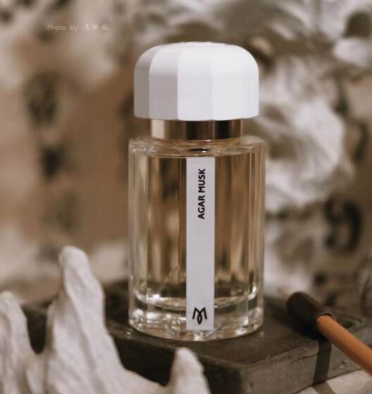 Full of book scroll atmosphere ~ Raymond Montniger Aju Musk Wooden East Tune warmth and peaceful heart Full of book scroll atmosphere ~ Raymond Montniger Aju Musk Wooden East Tune warmth and peaceful heart