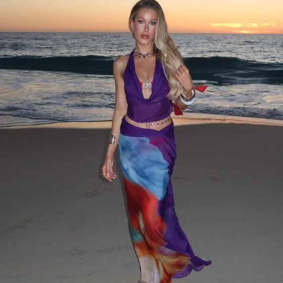 #Sisjuly# The taste of the island is charming, the purple-red flower neck halter, long skirt, flowing suit for women
#Sisjuly# The taste of the island is charming, the purple-red flower neck halter, long skirt, flowing suit for women