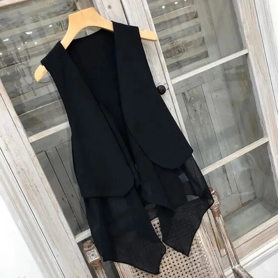Chiffon vest women wearing wild thin 2024 summer new jacket women's tide inS vest, long -shoulder cardigan
Chiffon vest women wearing wild thin 2024 summer new jacket women's tide inS vest, long -shoulder cardigan