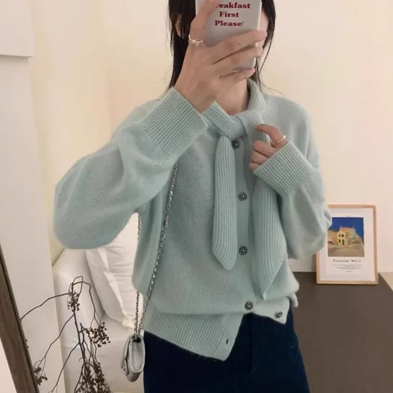 Korean gentle style soft glutinous solid color exquisite long-sleeved small fragrance style lazy style top jacket comfortable age-reducing sweater
Korean gentle style soft glutinous solid color exquisite long-sleeved small fragrance style lazy style top jacket comfortable age-reducing sweater