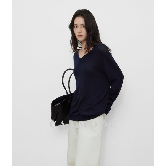 LIONCAT/New Fashionable and High-end Small V-neck Pullover Sweater for Women with a Versatile Slim Knitted Wool Shirt
LIONCAT/New Fashionable and High-end Small V-neck Pullover Sweater for Women with a Versatile Slim Knitted Wool Shirt