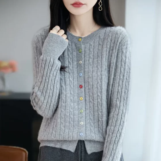 New autumn and winter pure wool cardigan for women round neck loose jacket colorful button knit cashmere sweater versatile women's top
New autumn and winter pure wool cardigan for women round neck loose jacket colorful button knit cashmere sweater versatile women's top