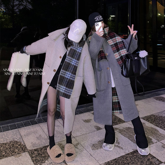 High-quality autumn and winter new retro plaid double-sided wool coat on both sides wearing loose mid-length cashmere jacket for women
High-quality autumn and winter new retro plaid double-sided wool coat on both sides wearing loose mid-length cashmere jacket for women