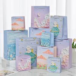Oil Painting Gift Bag, Birthday Gift Bag, High-End Hand-Held Paper Bag, Creative Gift Bag, Gift Box, Exquisite Small Bag Packaging Oil Painting Gift Bag, Birthday Gift Bag, High-End Hand-Held Paper Bag, Creative Gift Bag, Gift Box, Exquisite Small Bag Packaging