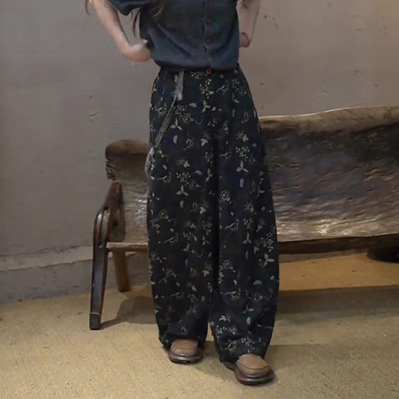European high-end customized black floral loose wide-leg pants for women 2025 autumn new fashion and stylish pants
European high-end customized black floral loose wide-leg pants for women 2025 autumn new fashion and stylish pants
