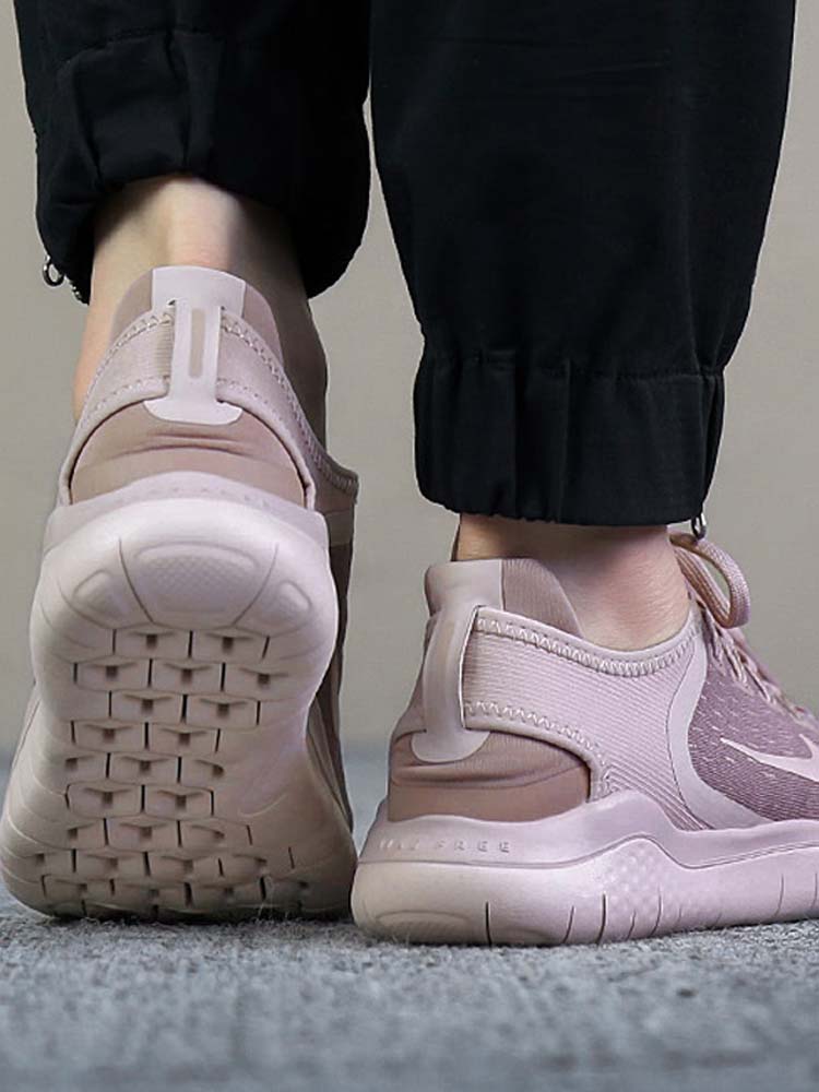 Nike耐克赤足透气网面轻便跑步鞋 Nike耐克赤足透气网面轻便跑步鞋