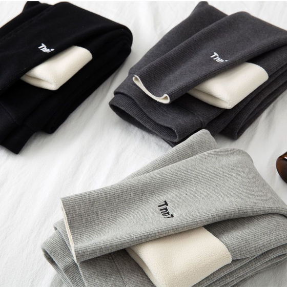 Baby's new spring and autumn 2025 thickened leggings plus velvet trousers wearing fashionable children's clothing children's girls' pants
Baby's new spring and autumn 2025 thickened leggings plus velvet trousers wearing fashionable children's clothing children's girls' pants