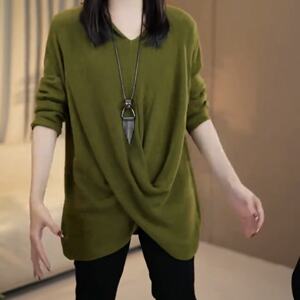 Already shipped in three colors, 2025 autumn and winter design style, versatile V-neck bat sweater 
Already shipped in three colors, 2025 autumn and winter design style, versatile V-neck bat sweater