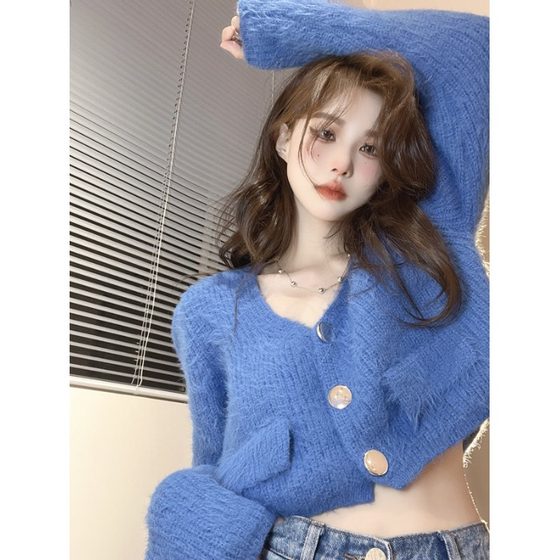 Autumn short niche knitted cardigan fragrant style 2025 sweater long-sleeved design new mink jacket top
Autumn short niche knitted cardigan fragrant style 2025 sweater long-sleeved design new mink jacket top