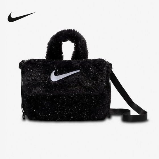 Nike women's bag artificial fur crossbody bag 2025 winter new soft plush shoulder bag FZ1329-010
Nike women's bag artificial fur crossbody bag 2025 winter new soft plush shoulder bag FZ1329-010