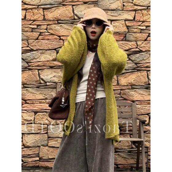 Xu Ruotao Studio's same wool high-end style lazy style soft and glutinous knitted cardigan sweater jacket for women in autumn and winter 
Xu Ruotao Studio's same wool high-end style lazy style soft and glutinous knitted cardigan sweater jacket for women in autumn and winter