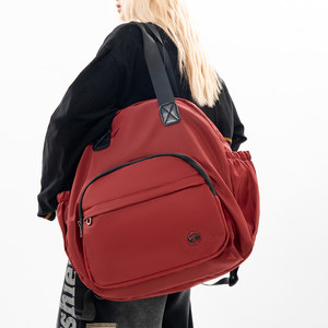 2025 travel bag for men and women, short-distance portable large-capacity fitness bag, dry and wet separation shoe compartment, sports training travel bag 
2025 travel bag for men and women, short-distance portable large-capacity fitness bag, dry and wet separation shoe compartment, sports training travel bag