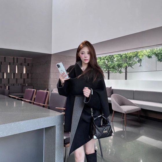 Xingyi 2025 new winter design scarf cloak-style double-sided cashmere coat women's shawl medium-length wool
Xingyi 2025 new winter design scarf cloak-style double-sided cashmere coat women's shawl medium-length wool