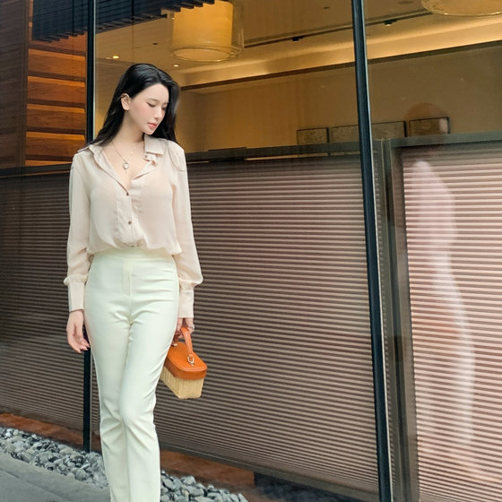 Sun Zhihuizs Korean comfort, casual and versatile loose elastic slim fit slim feet pants
Sun Zhihuizs Korean comfort, casual and versatile loose elastic slim fit slim feet pants