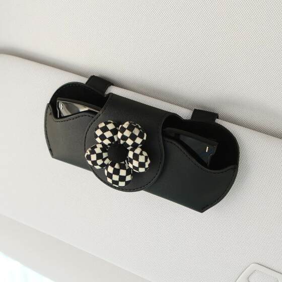 Cartoon car glasses clip car glasses box sun visor storage sunglasses sunglasses multi-function storage stand
Cartoon car glasses clip car glasses box sun visor storage sunglasses sunglasses multi-function storage stand
