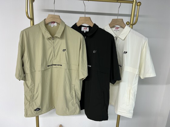 13m52 Export daily single golf men and women same style new summer extra thin short-sleeved sun protection cool windproof jacket
13m52 Export daily single golf men and women same style new summer extra thin short-sleeved sun protection cool windproof jacket