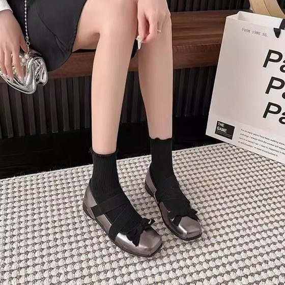 KIKIBEST retro square-toe ballet shoes for women British style new style shallow mouth flat cross-belt Mary Jane single shoes
KIKIBEST retro square-toe ballet shoes for women British style new style shallow mouth flat cross-belt Mary Jane single shoes