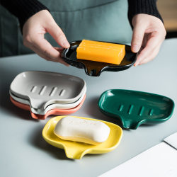 Nordic ceramic soap box drain soap box drain rack no water accumulation storage rack simple soap dish creative powder room Nordic ceramic soap box drain soap box drain rack no water accumulation storage rack simple soap dish creative powder room